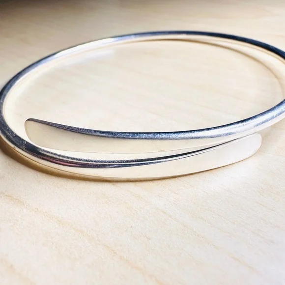 Sterling 925 Bypass Bangle - Flexible Sizing 6.5-9” - Picture 1 of 3